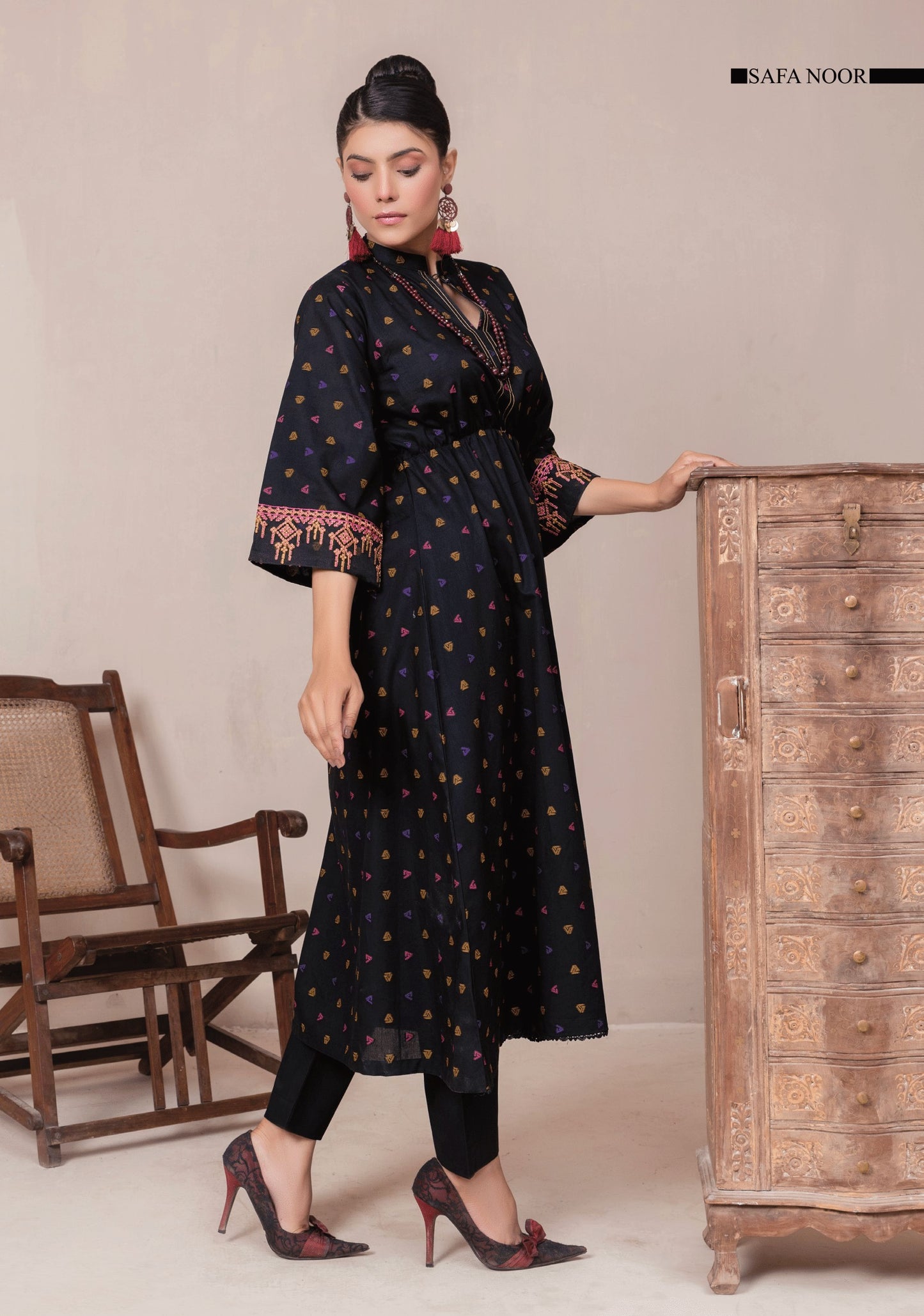 SAFA NOOR JHOOM
