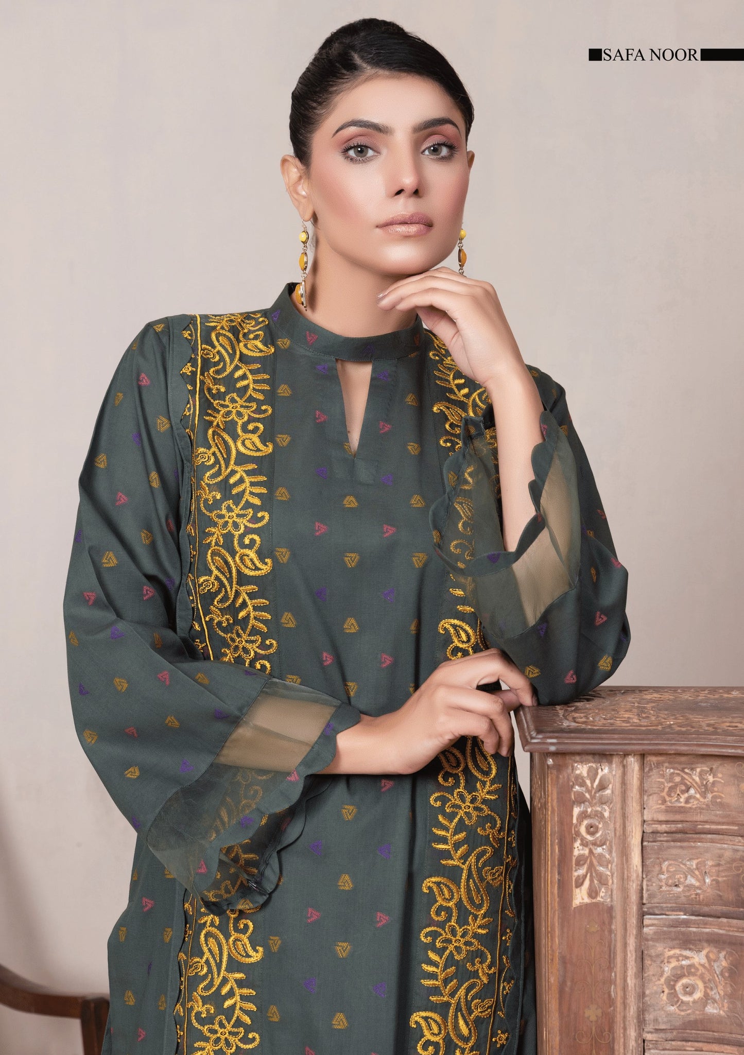 SAFA NOOR JHOOM