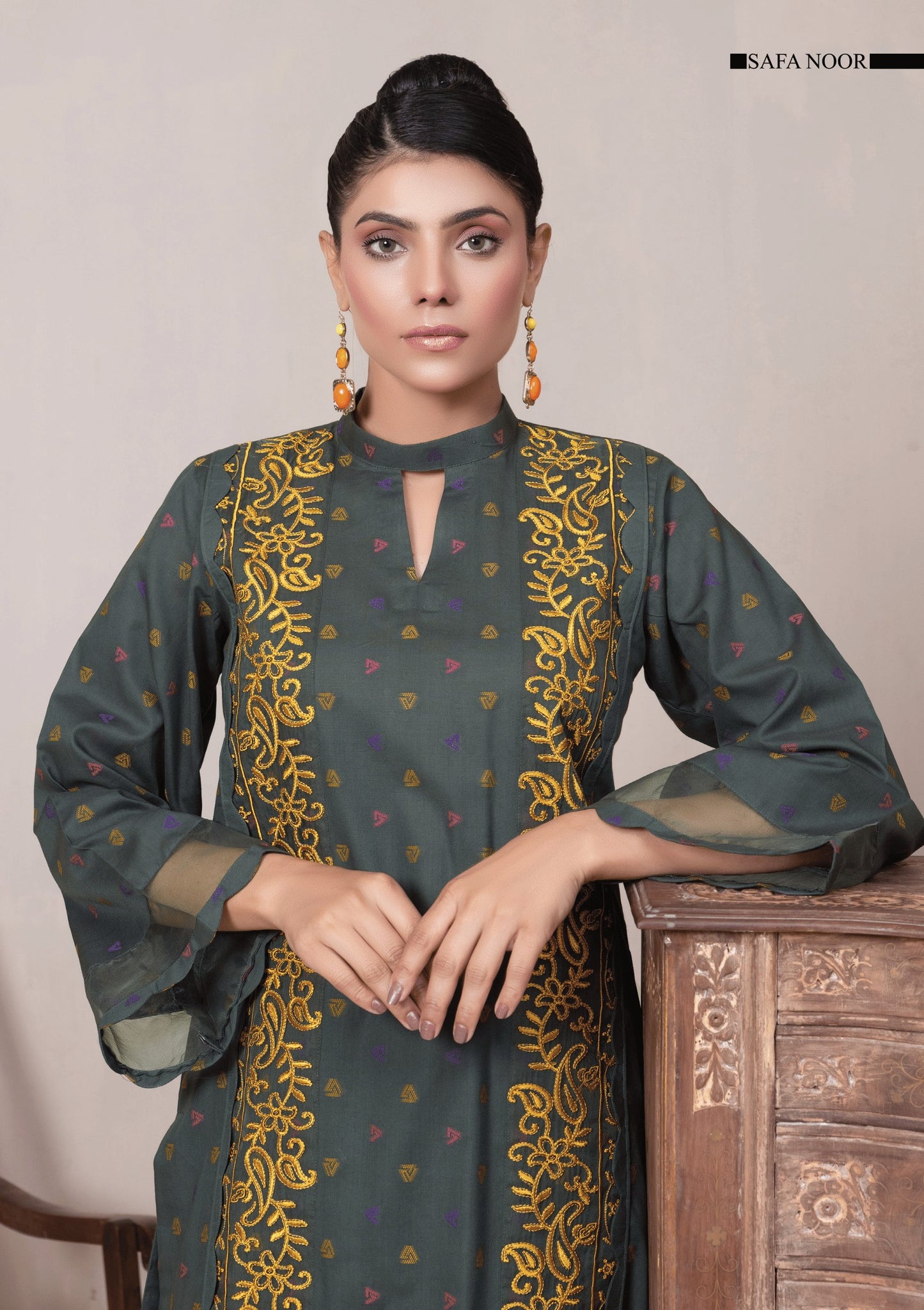 SAFA NOOR JHOOM