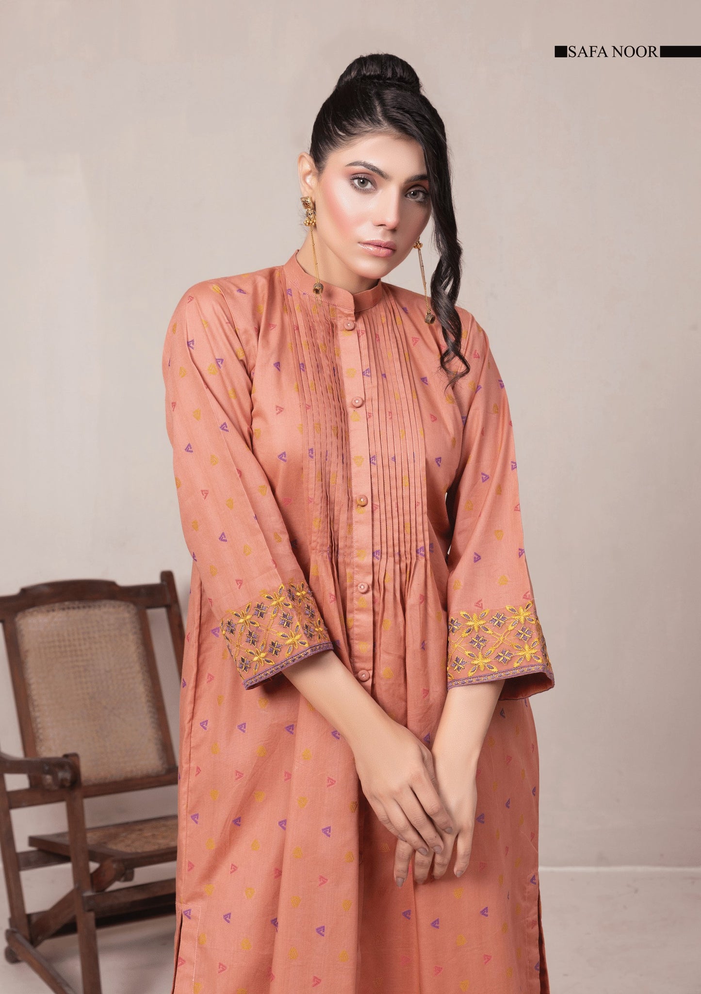 SAFA NOOR JHOOM